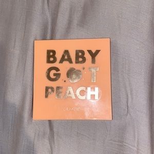 ⚡️Colorpop baby got peach eyeshadow pallet !